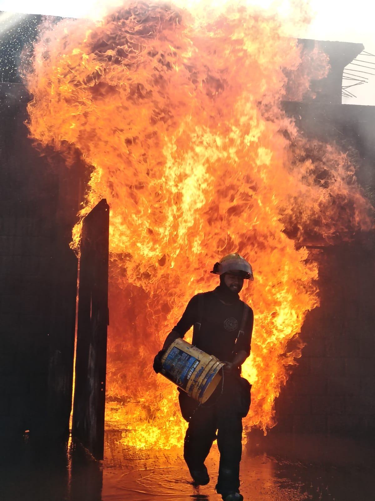 Ataque directo al fuego · laboratorio de incendios